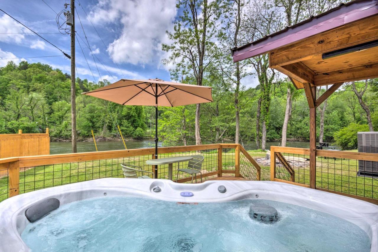 Cozy Cabin On Tuckasegee River - Near Bryson City Kültér fotó